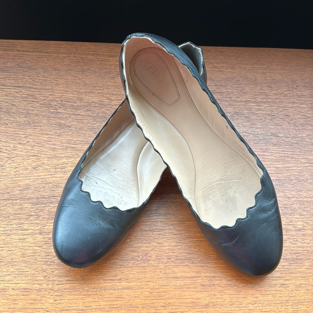 Chloé scalloped edge flats